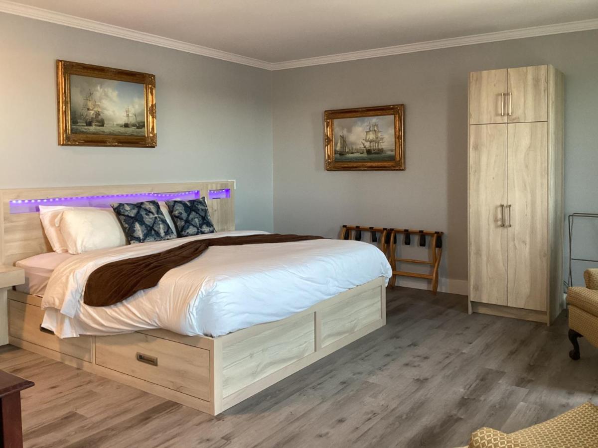 Suite, King Bed