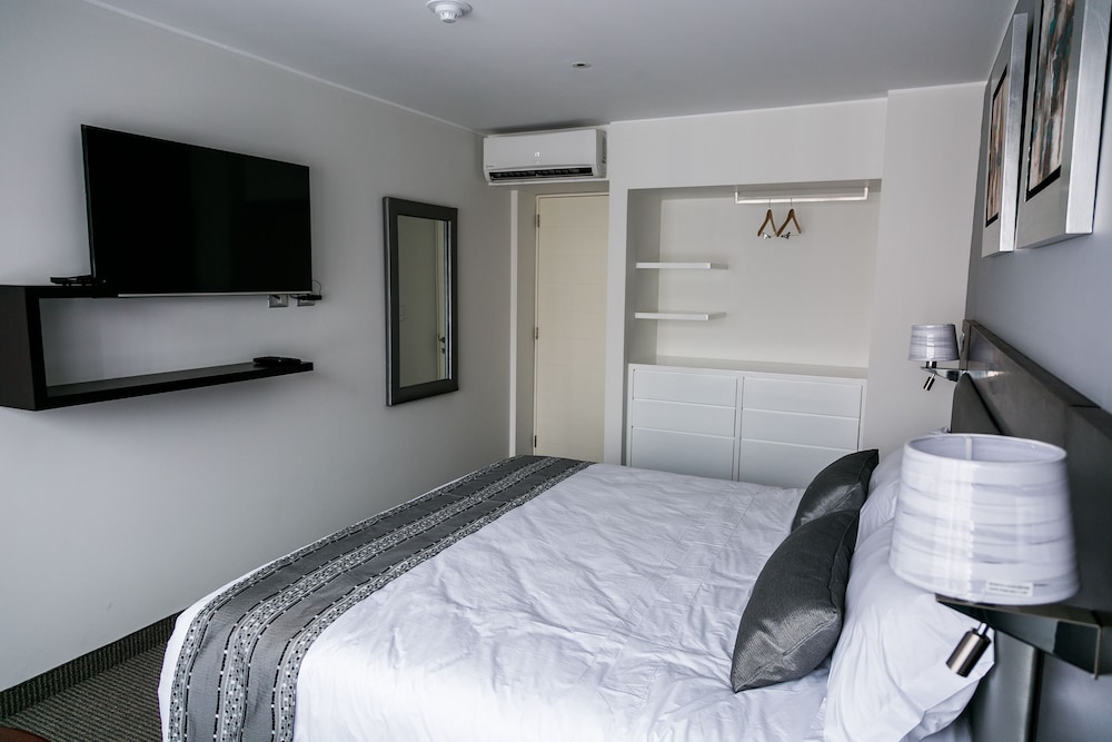 Petit Palace Apart Hotel Suites 12/50