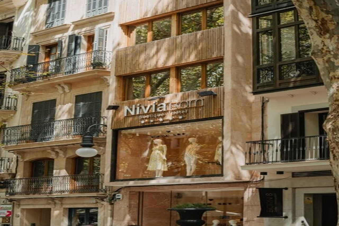 Nivia Born Boutique Hotel 2/36