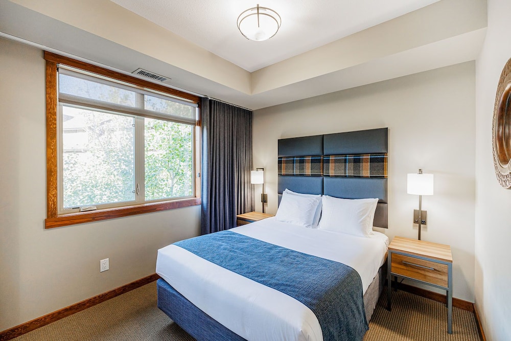 2 BEDROOMS, SUITE