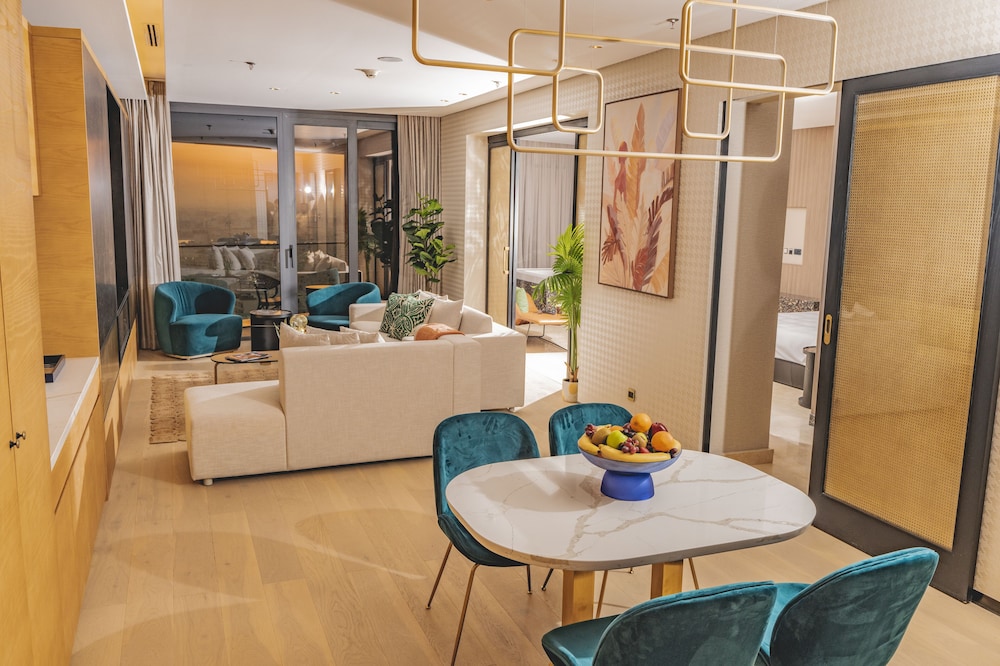 The House Hotel AL Khiran 26/33