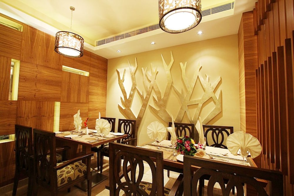 Riverview Hotel 30/48