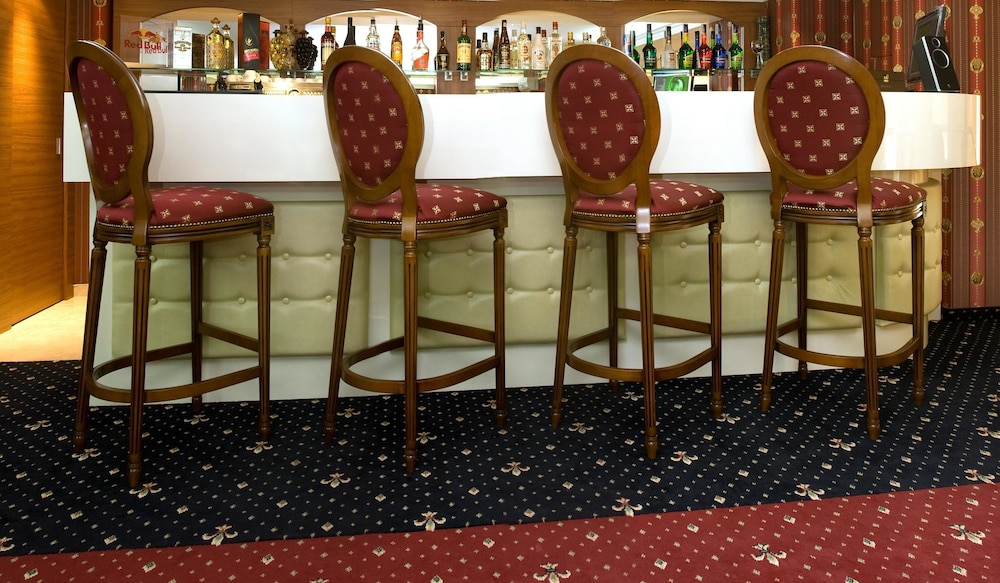Manhattan Hotel Restaurant 19/41