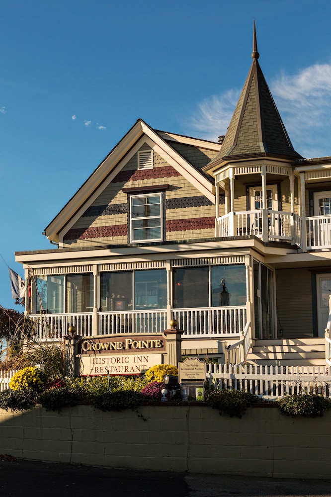 Crowne Pointe Historic Inn Spa 3/75