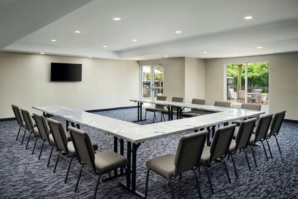 Fairfield Inn Suites Auburn Opelika 37/44