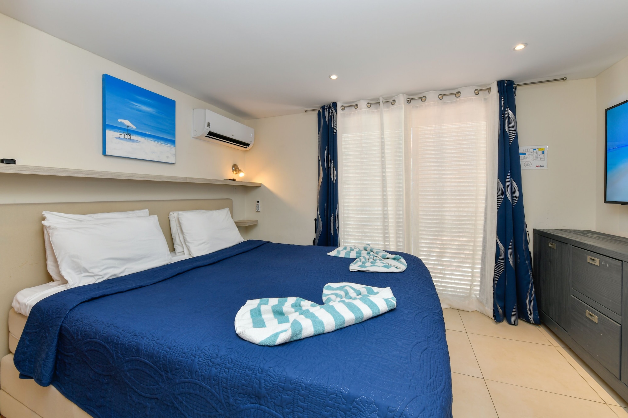 Gallery, Villa, 2 King Beds, Single Bed, Pool Side