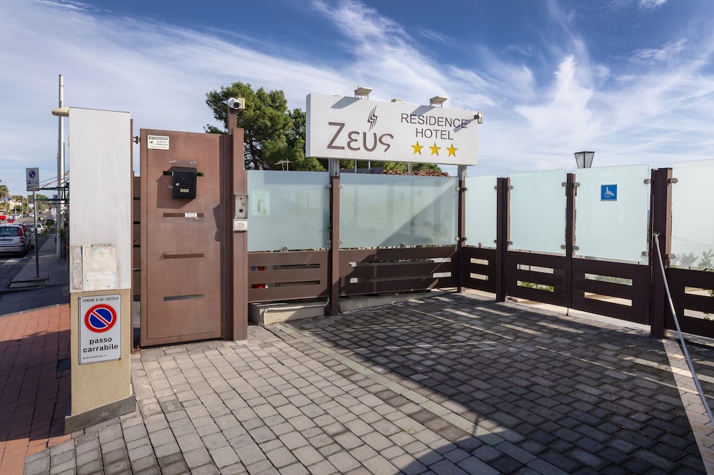 Zeus Residence Hotel 38/50