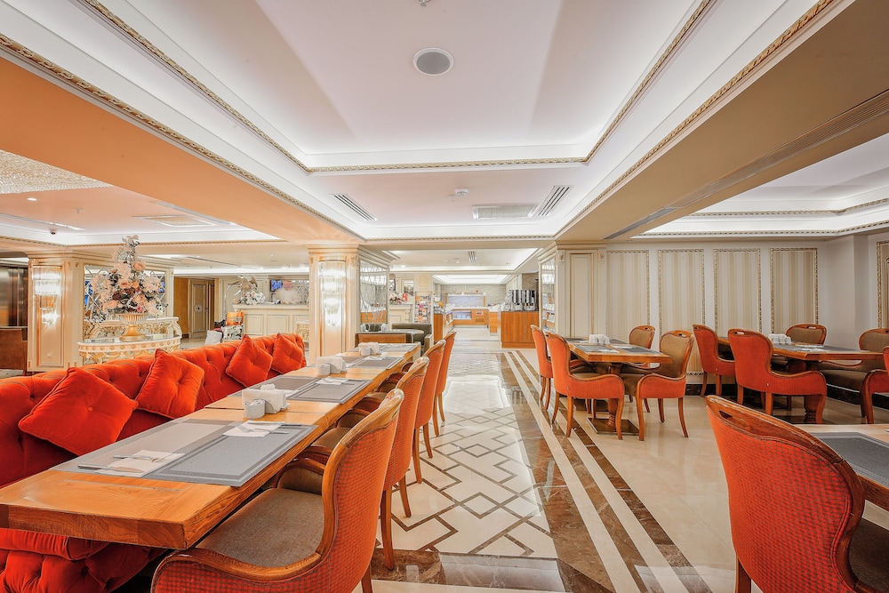 Grand Marcello Hotel & SPA 81/90