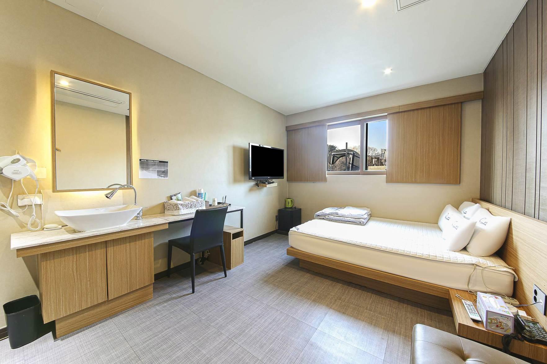 Standard, No Parking, Nampo Comma Hotel 2/2