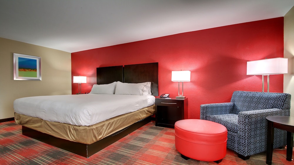 Holiday Inn Express Suites Jackson Downtown Coliseum 17/49