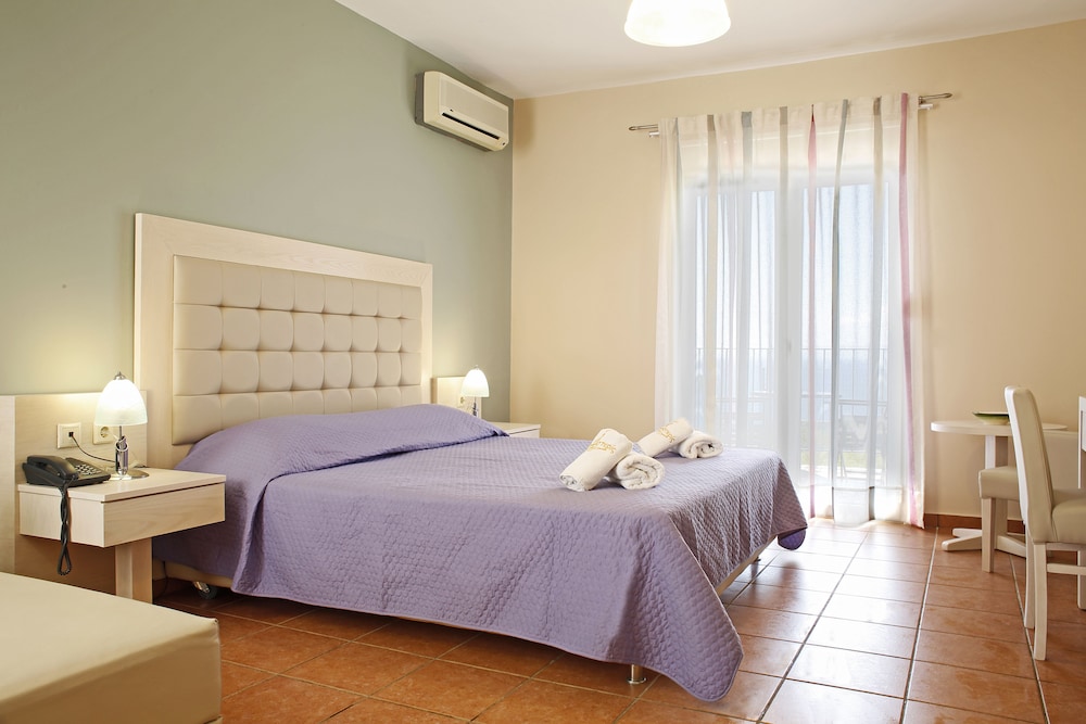 Asteris Hotel 30/61