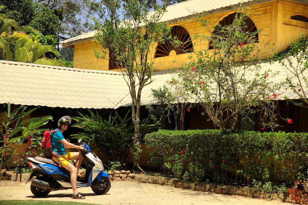 Sunnyside Holiday Bungalow 33/34
