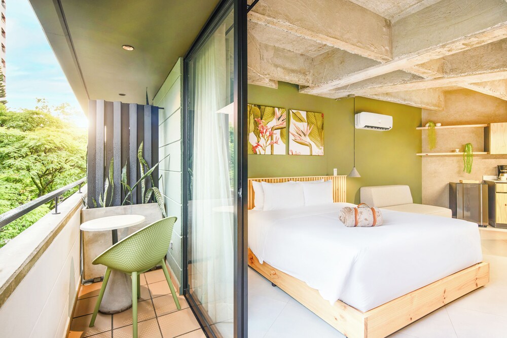 LOFT, PANORAMIC, KING BED