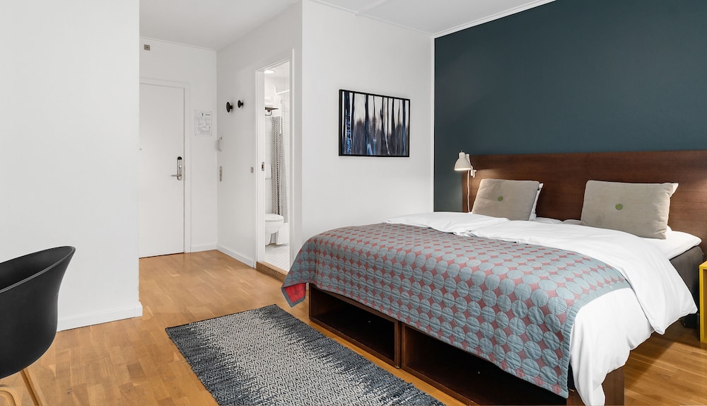 Ibsens Hotel 15/51