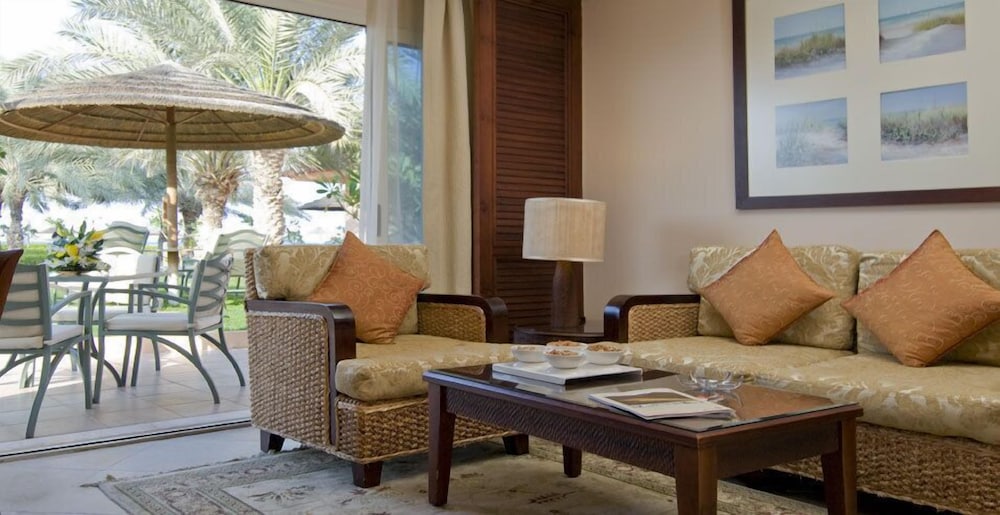 Danat Jebel Dhanna Resort 25/50