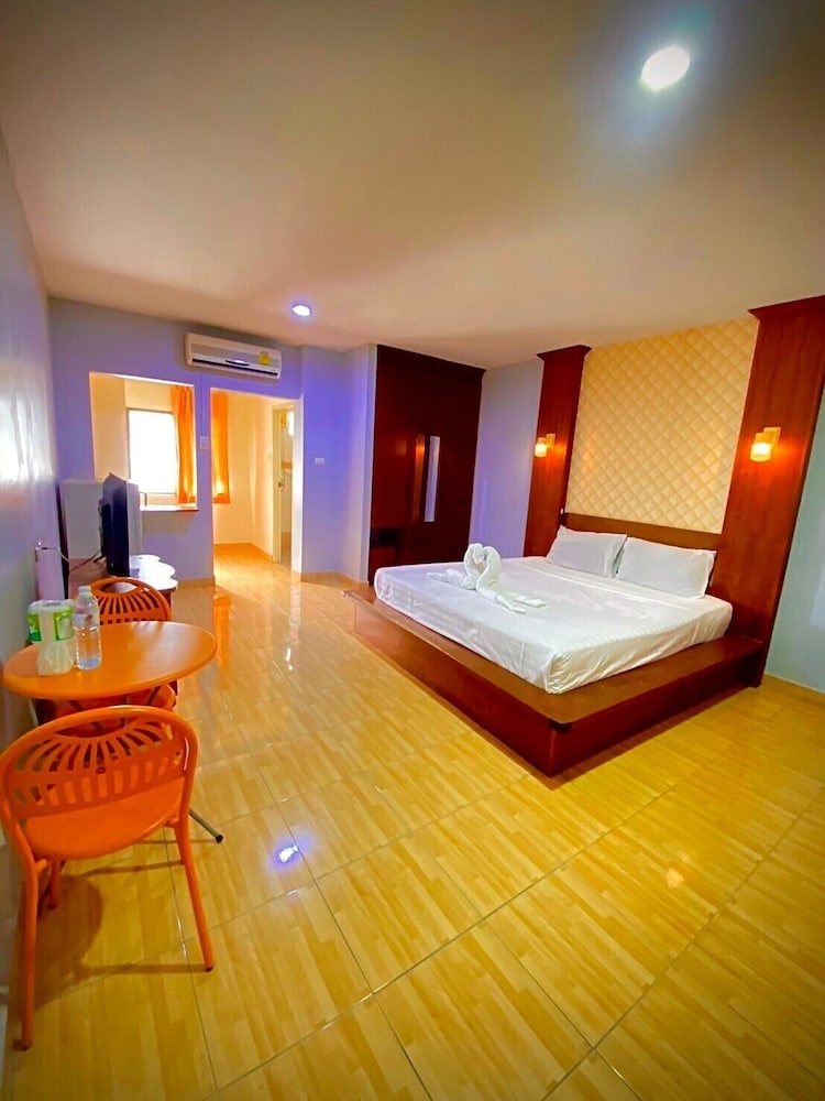 Green Beach Pattaya 12/60