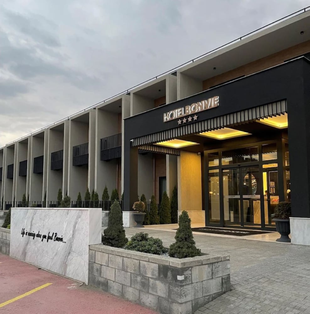 Hotel Bonvie 3/32