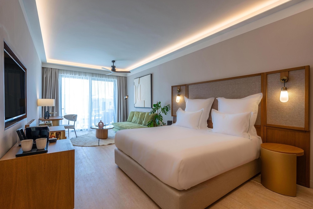 Open Plan, Tropical, Suite, Shared Pool