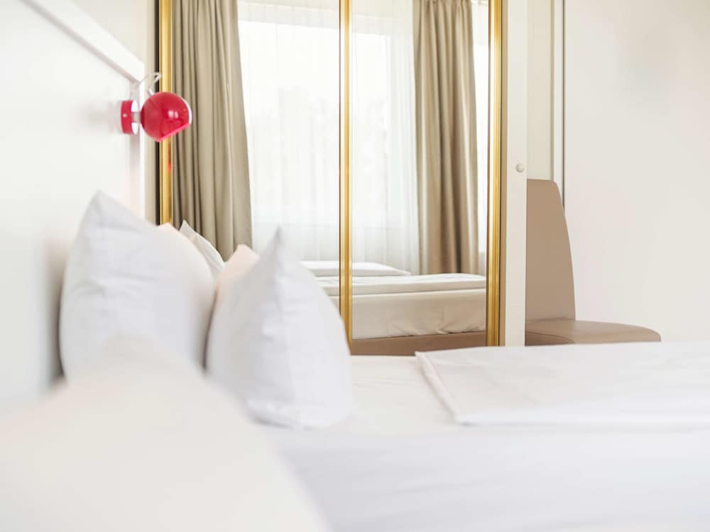 Am Schloss Kopenick By Golden Tulip Ex Best Western Hotel Am Schloss Koepenick 47/77