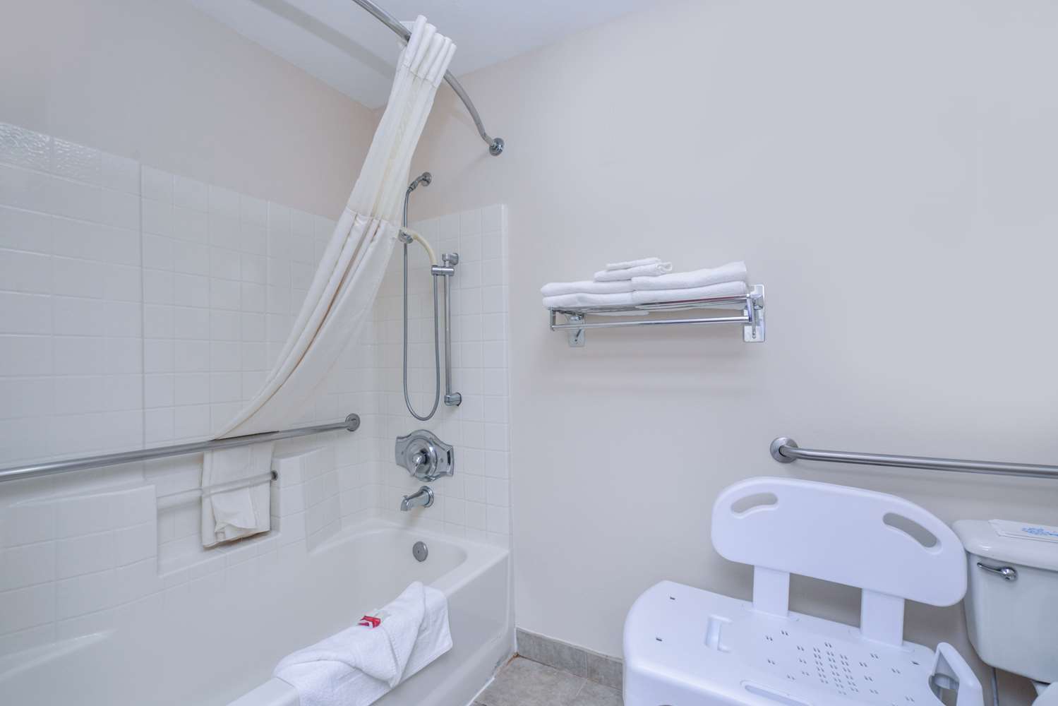 Travelodge Suites By Wyndham Newberg 58/60