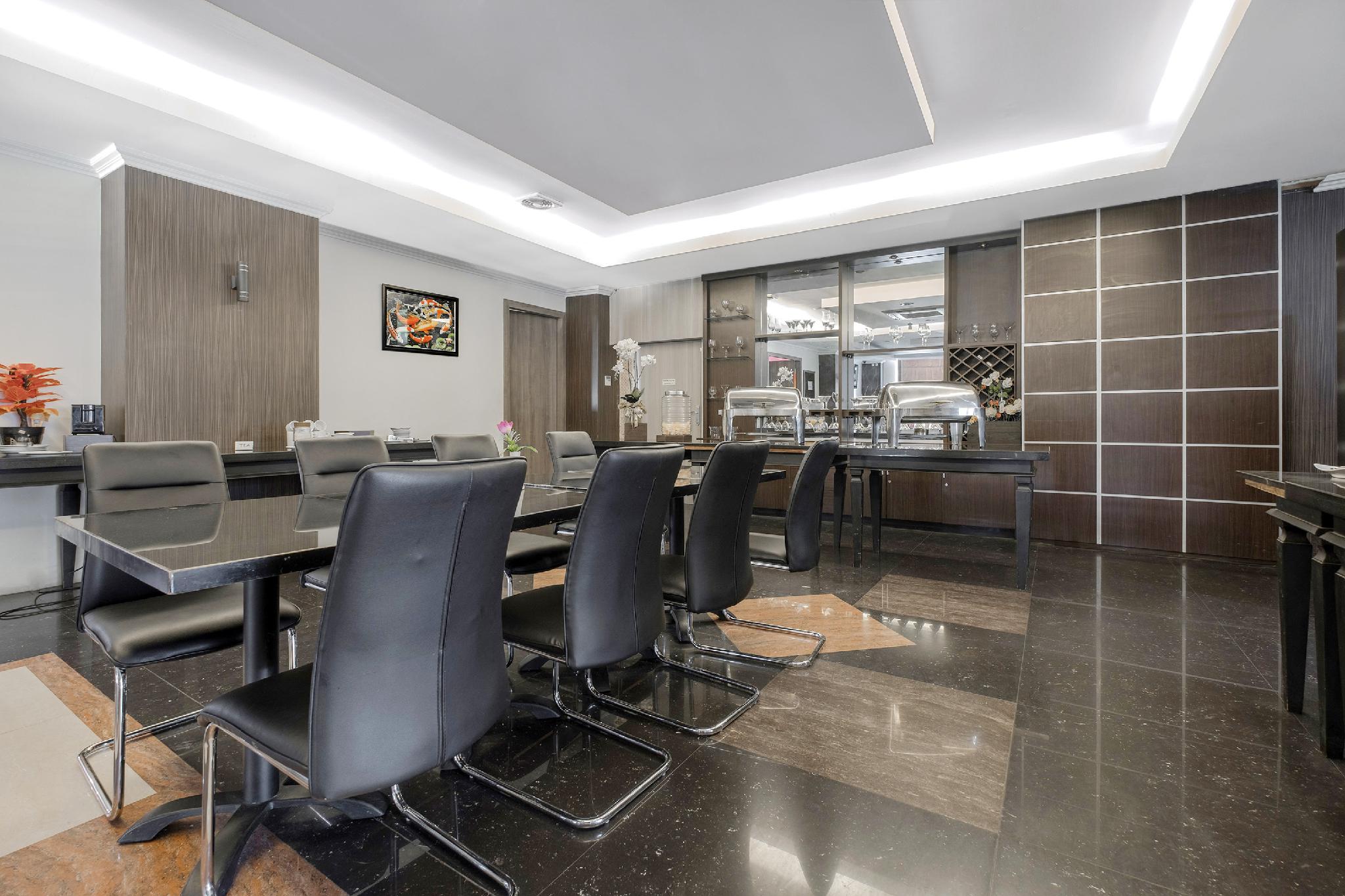 Townhouse Oak near Losari Beach formerly Lynt Hotel Makassar 25/32