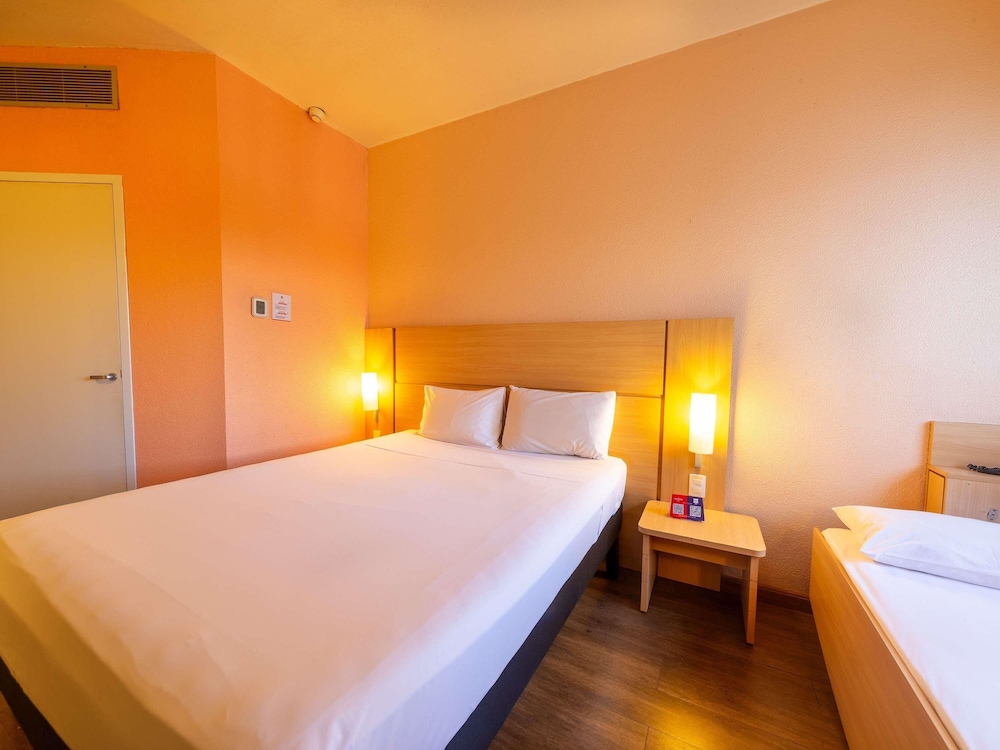 Ibis Manaus Distrito Industrial 25/67