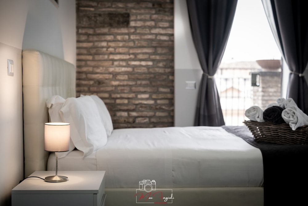 Arch Rome Suites 14/75