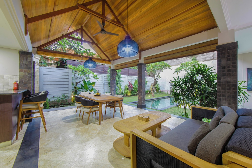 THE DAMPATI VILLA 17/25