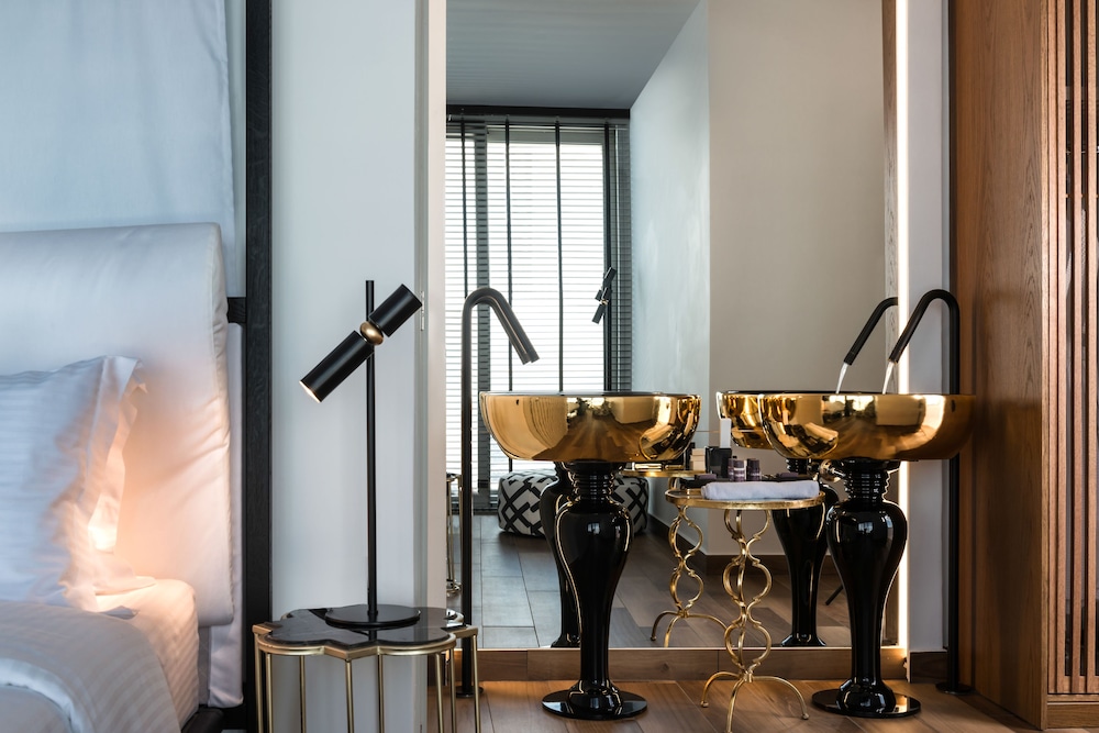 Nefeles Luxury Suites 28/49