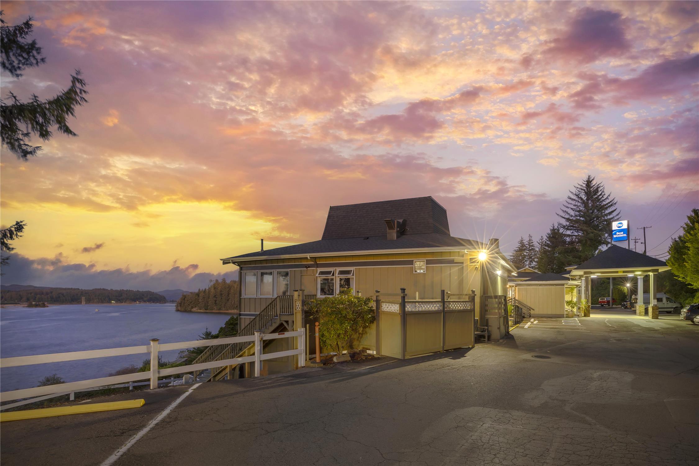 Best Western Pier Point Inn 1/22