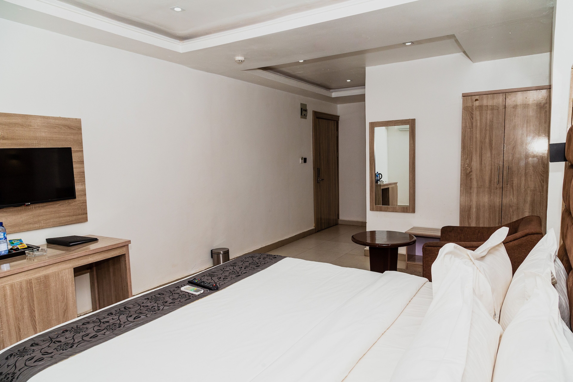 EXECUTIVE, DOUBLE BED