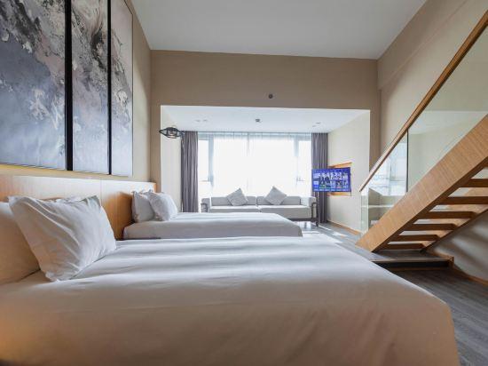 Duplex, 1 Queen and 1 Single Bed, with View