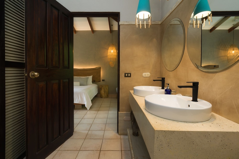 فيلا فاخرة بسرير كينج وسريرين كوين وسريرين منفصلين بـ3 غرف نوم بمسبح خاص، Cala Luna Boutique Hotel and Villas 3/3