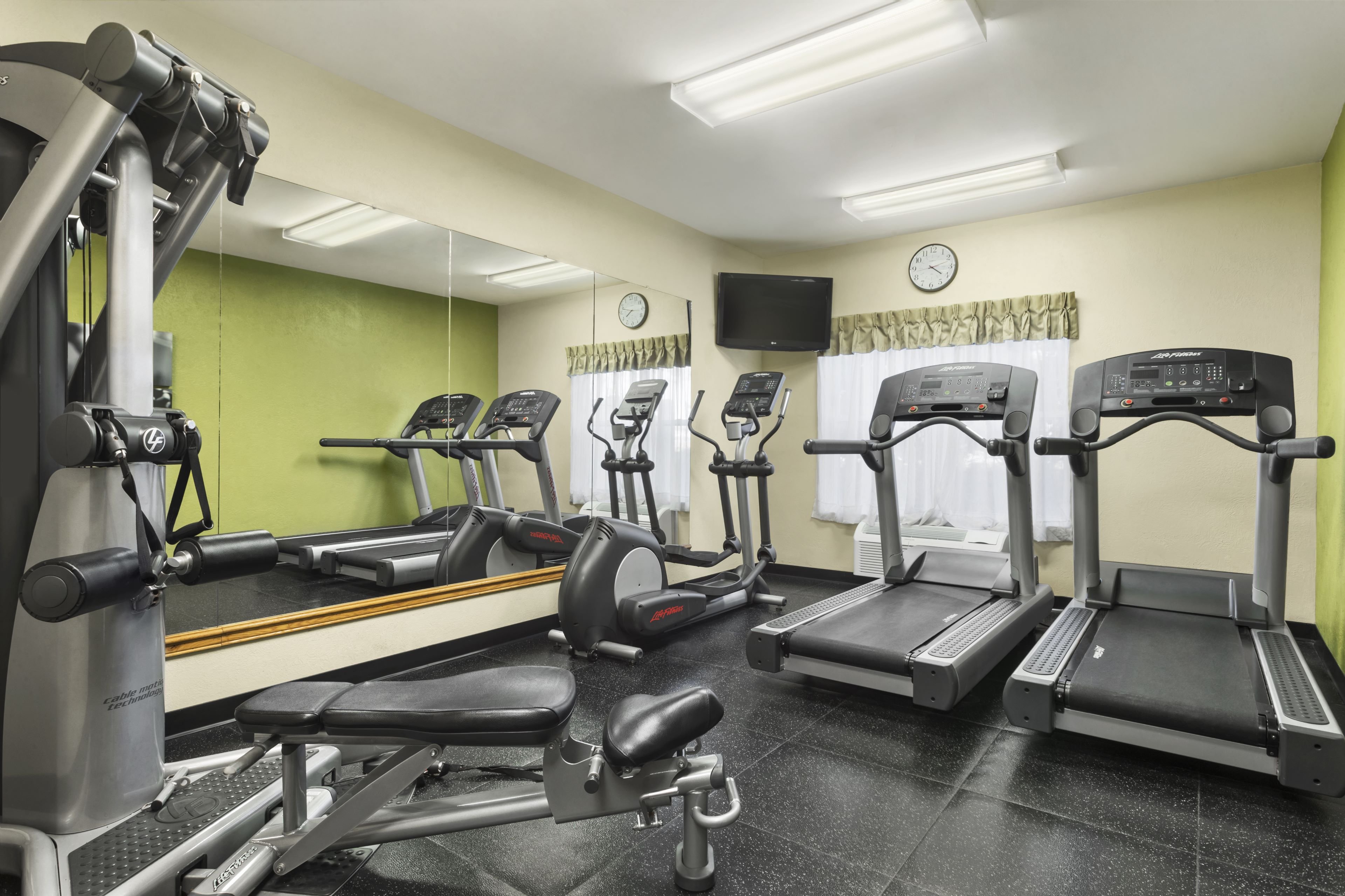 Holiday Inn Express and Suites Elyria 7/17