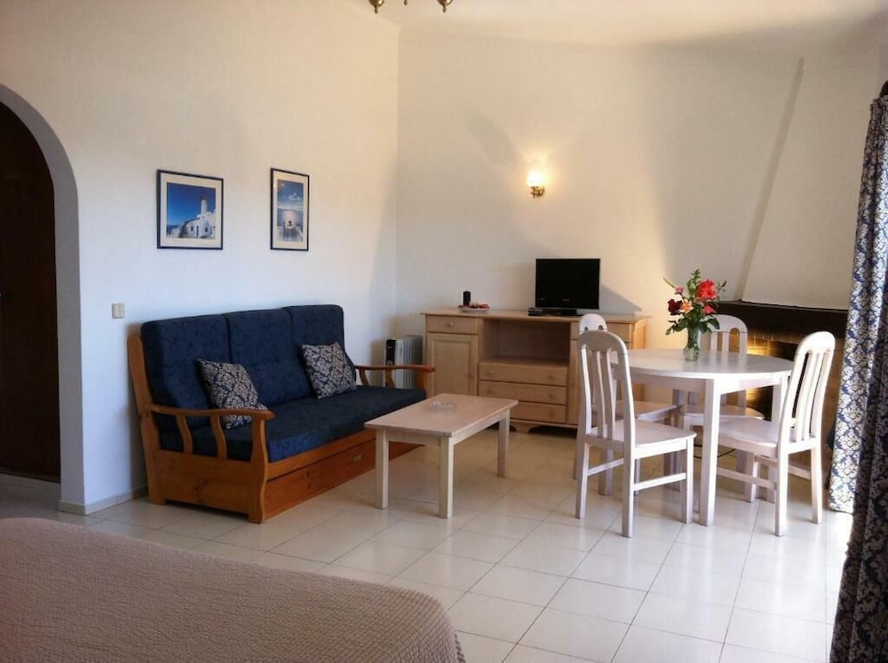 Turiquintas Holiday Village 38/57