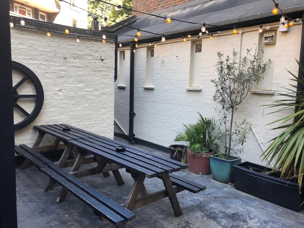 Publove the Steam Engine Hostel 6/46