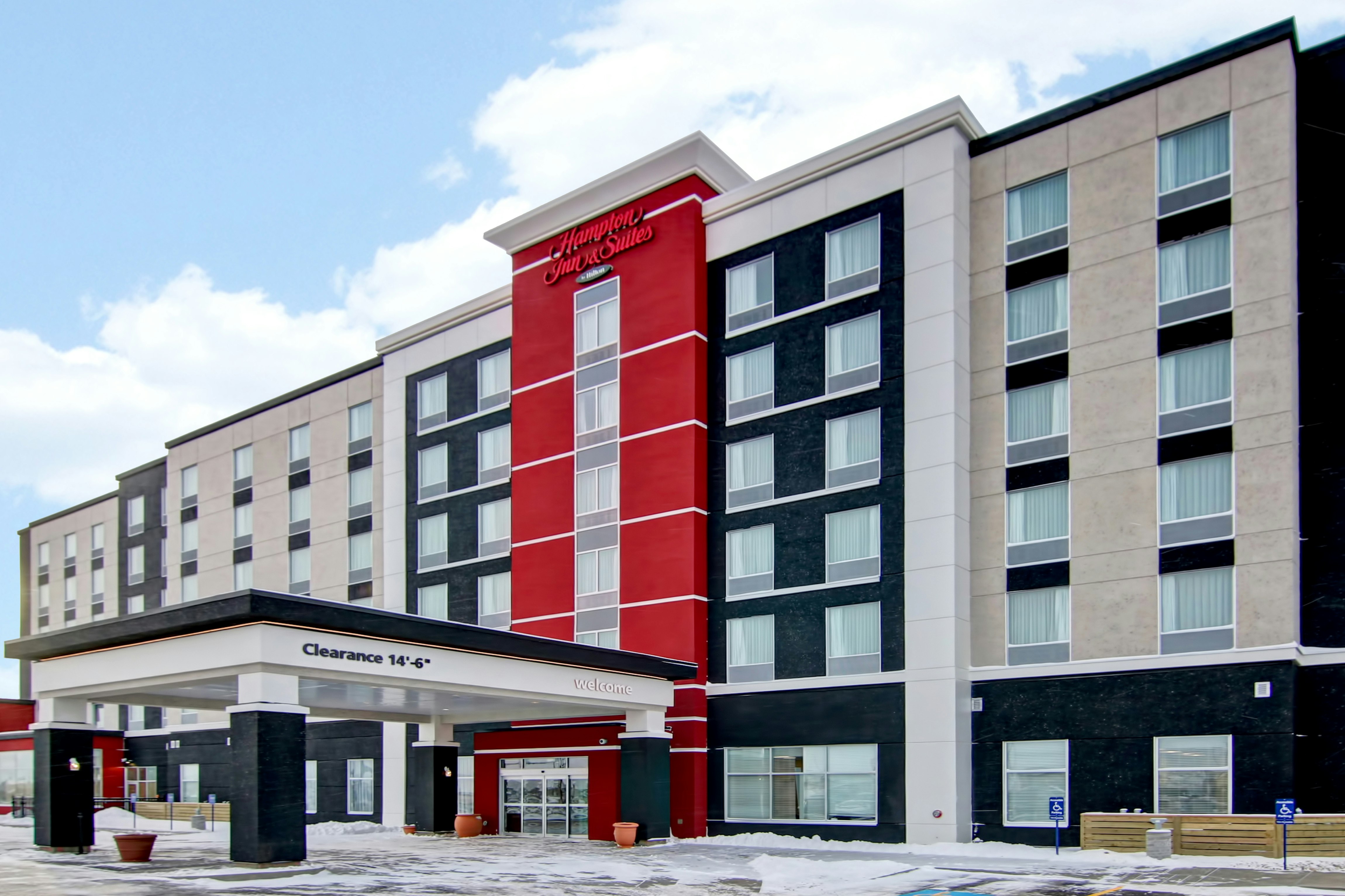 Hampton Inn & Suites By Hilton Grande Prairie 2/49