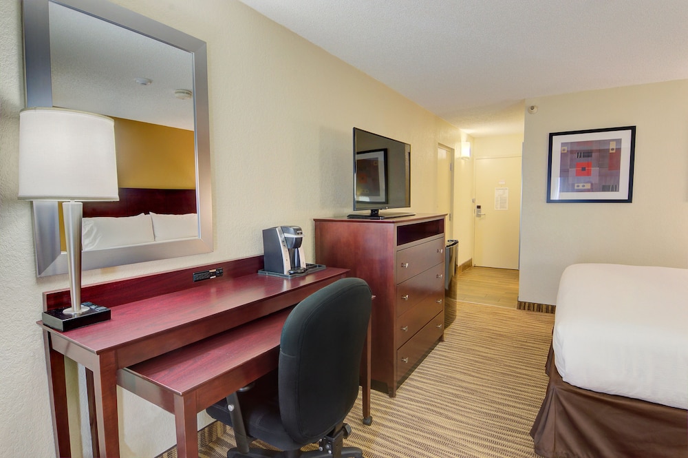 Holiday Inn St Petersburg N Clearwater 40/68