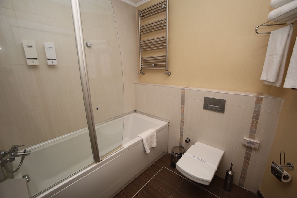 Grand Nora Hotel 44/49