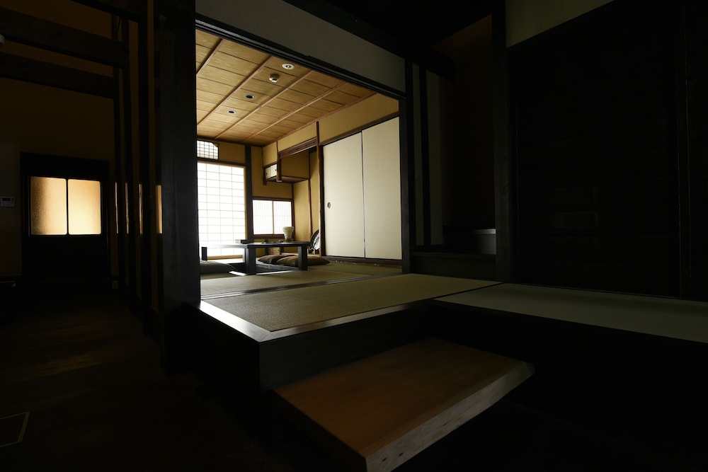 Kuraya Omiya-Shimabara 27/42
