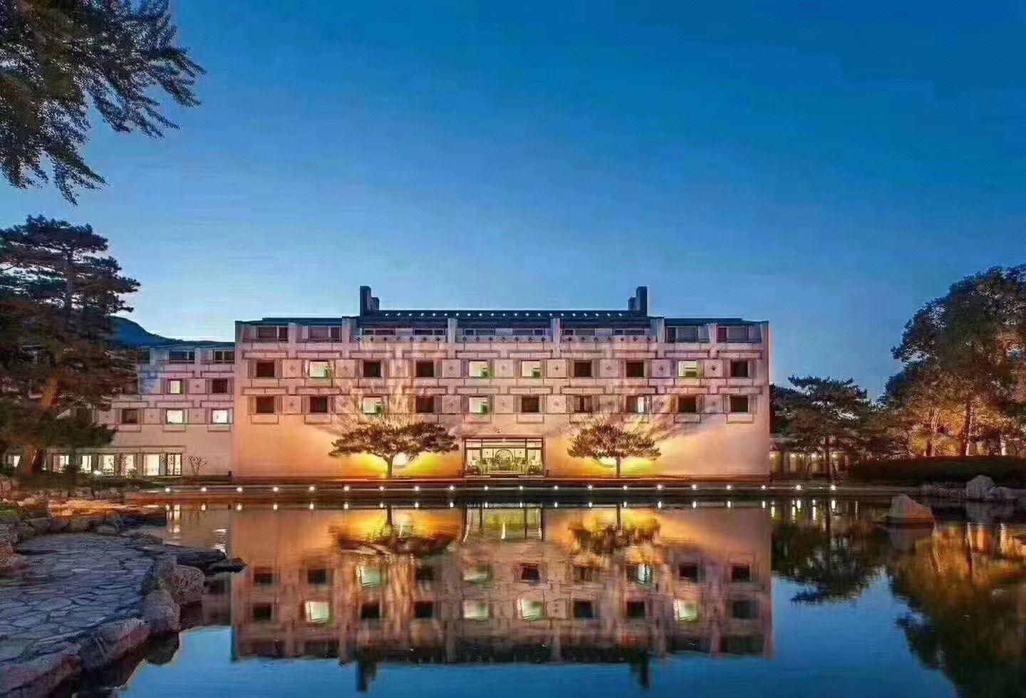 Fragrant Hill Hotel 5/60