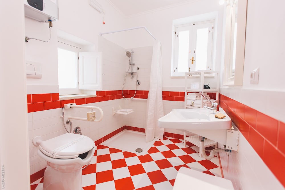 Lemoni Suite 53/56