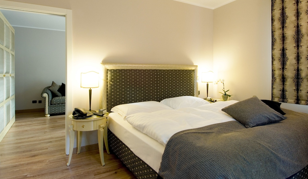 Parc Hotel Flora 27/80