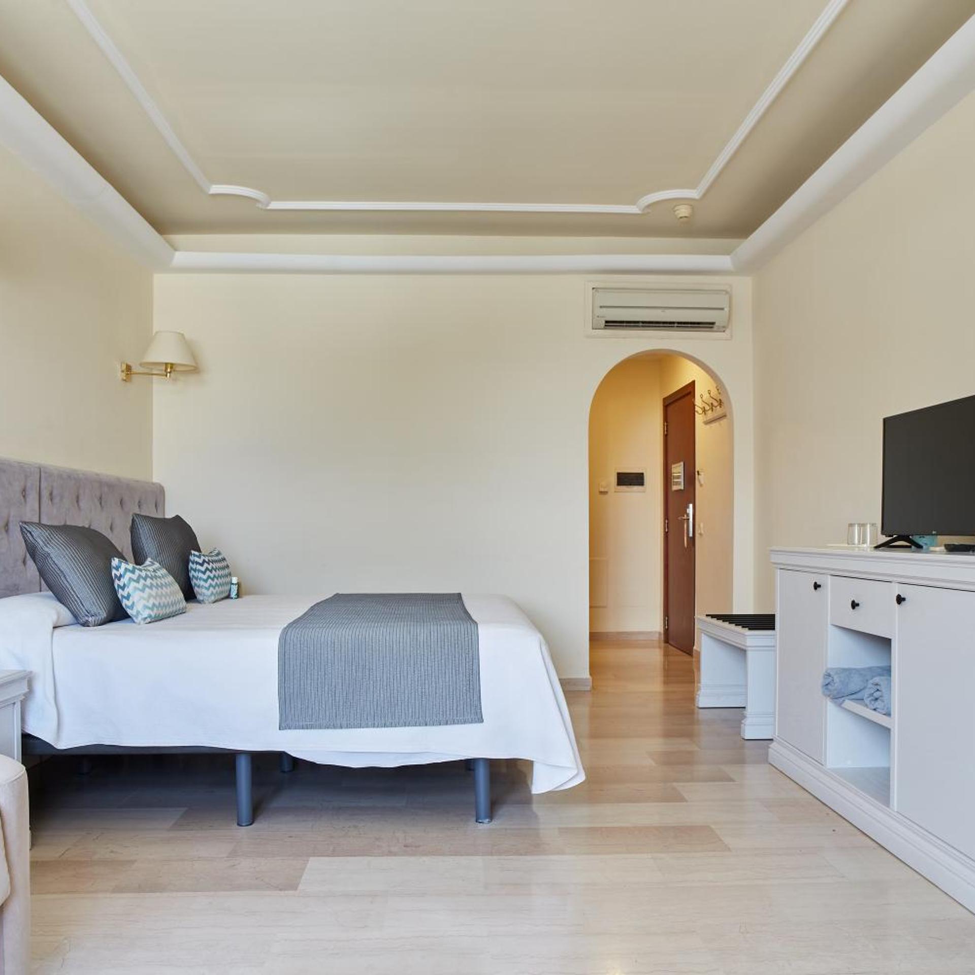 Standard, Double Bed