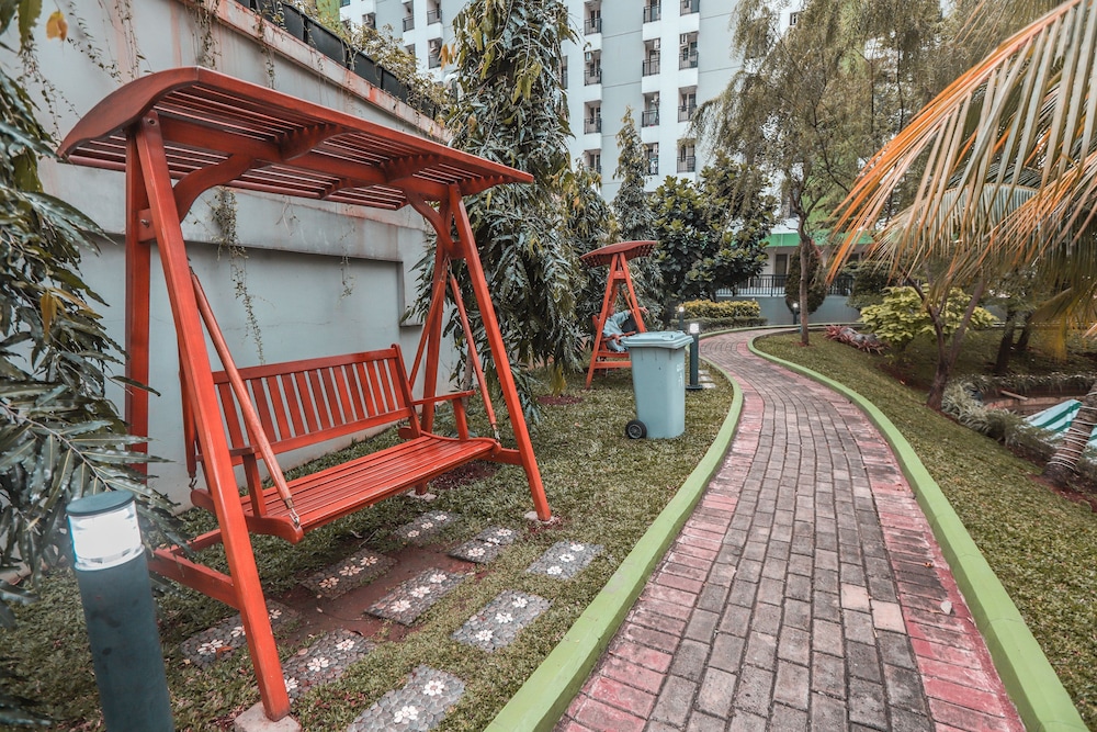 OYO 498 Green Lake View Ciputat 13/65