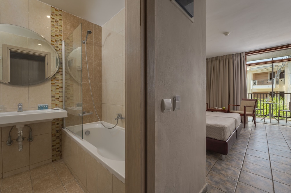 Alkyon Hotel 52/54