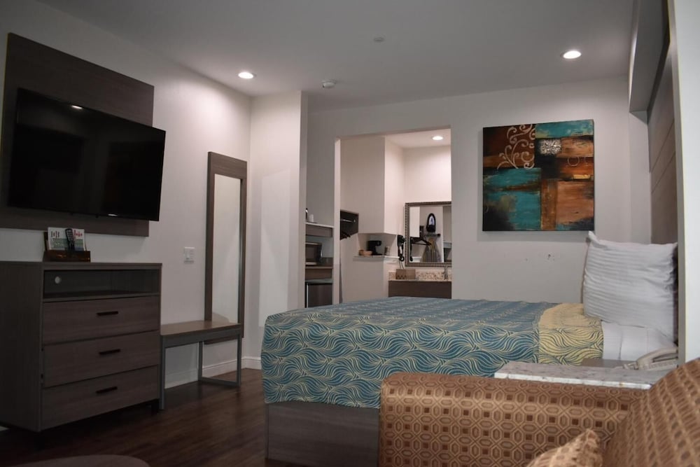 Grand Villa Inn & Suites- Humble 16/27