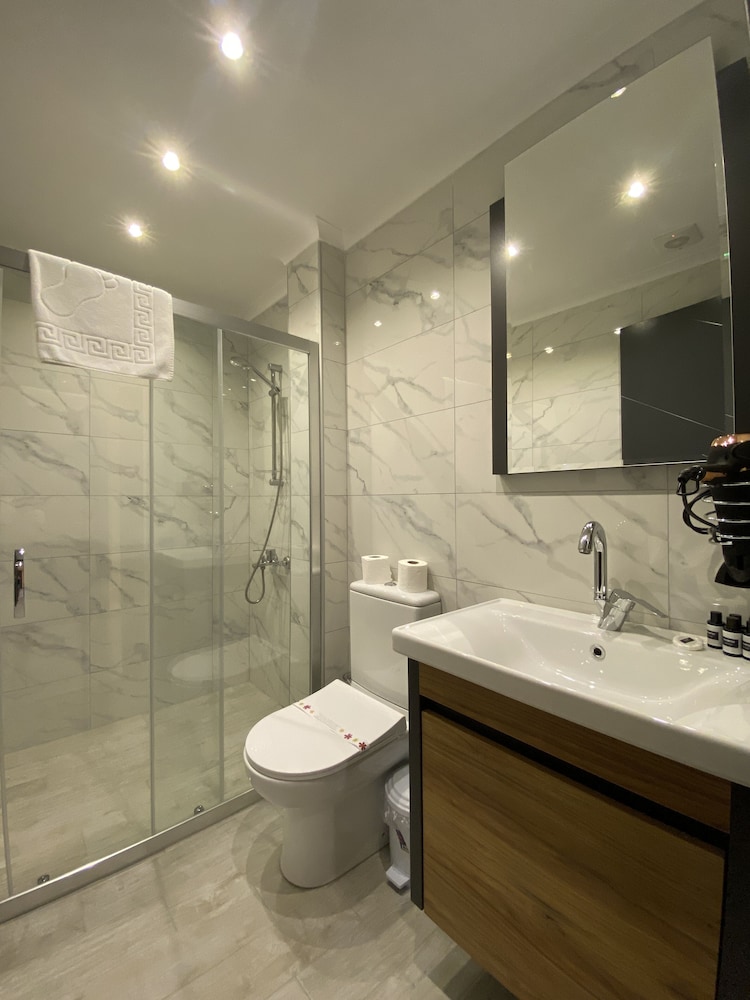 Roy Otel Akcay 46/50