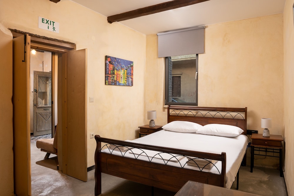 1 BEDROOM, EVANS, APARTMENT, GROUND FLOOR