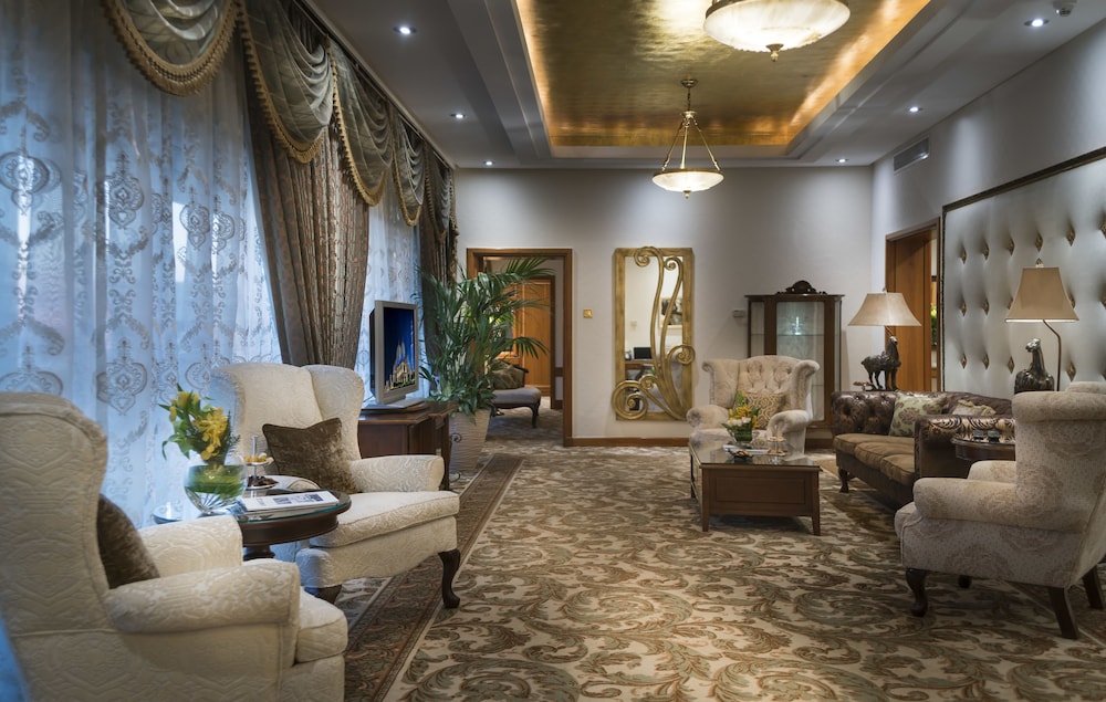 Erth Abu Dhabi 46/69
